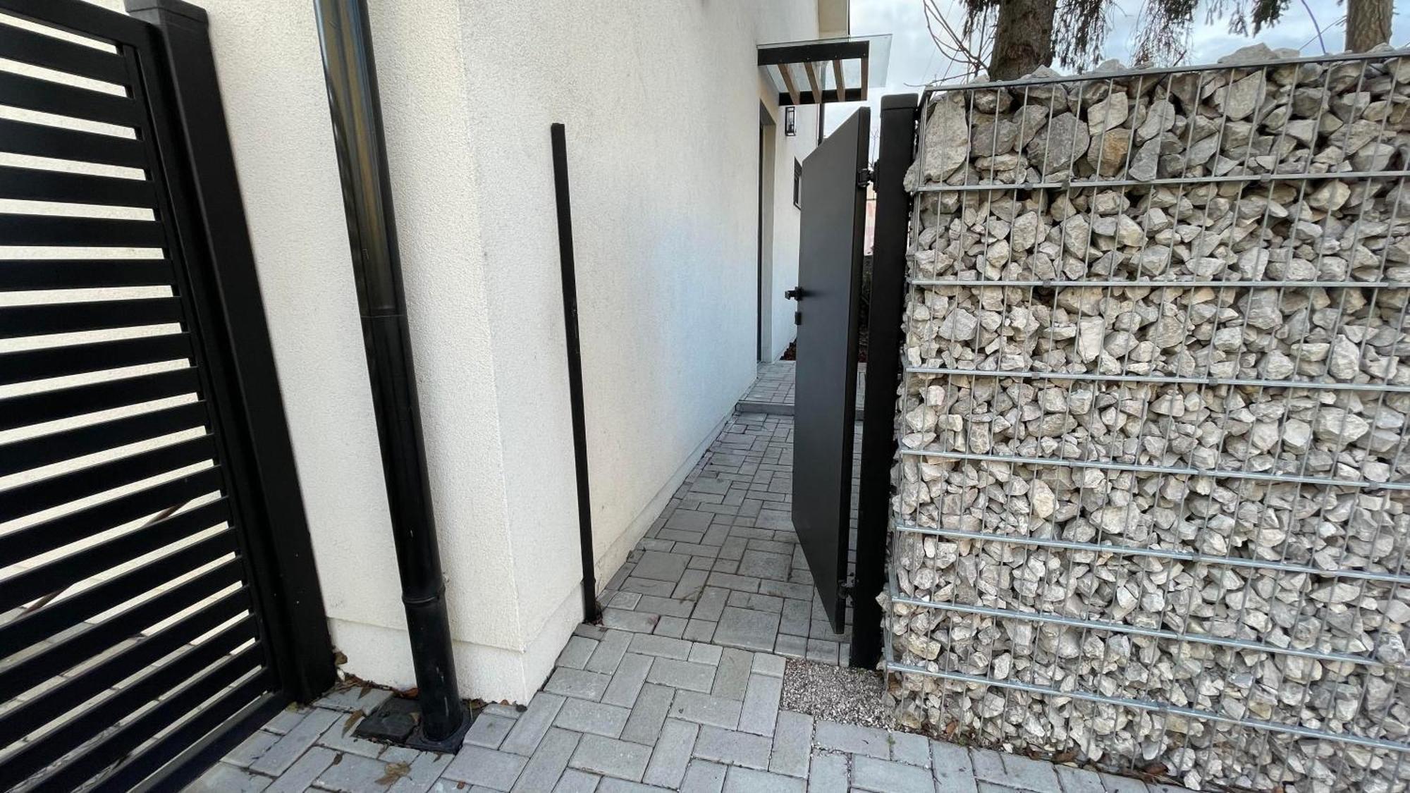 House Flow, 3 Room, Free 2 Parking Bratislava Exterior photo